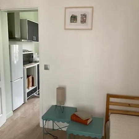 18 Au Pieds Du Montmartre Daire Paris